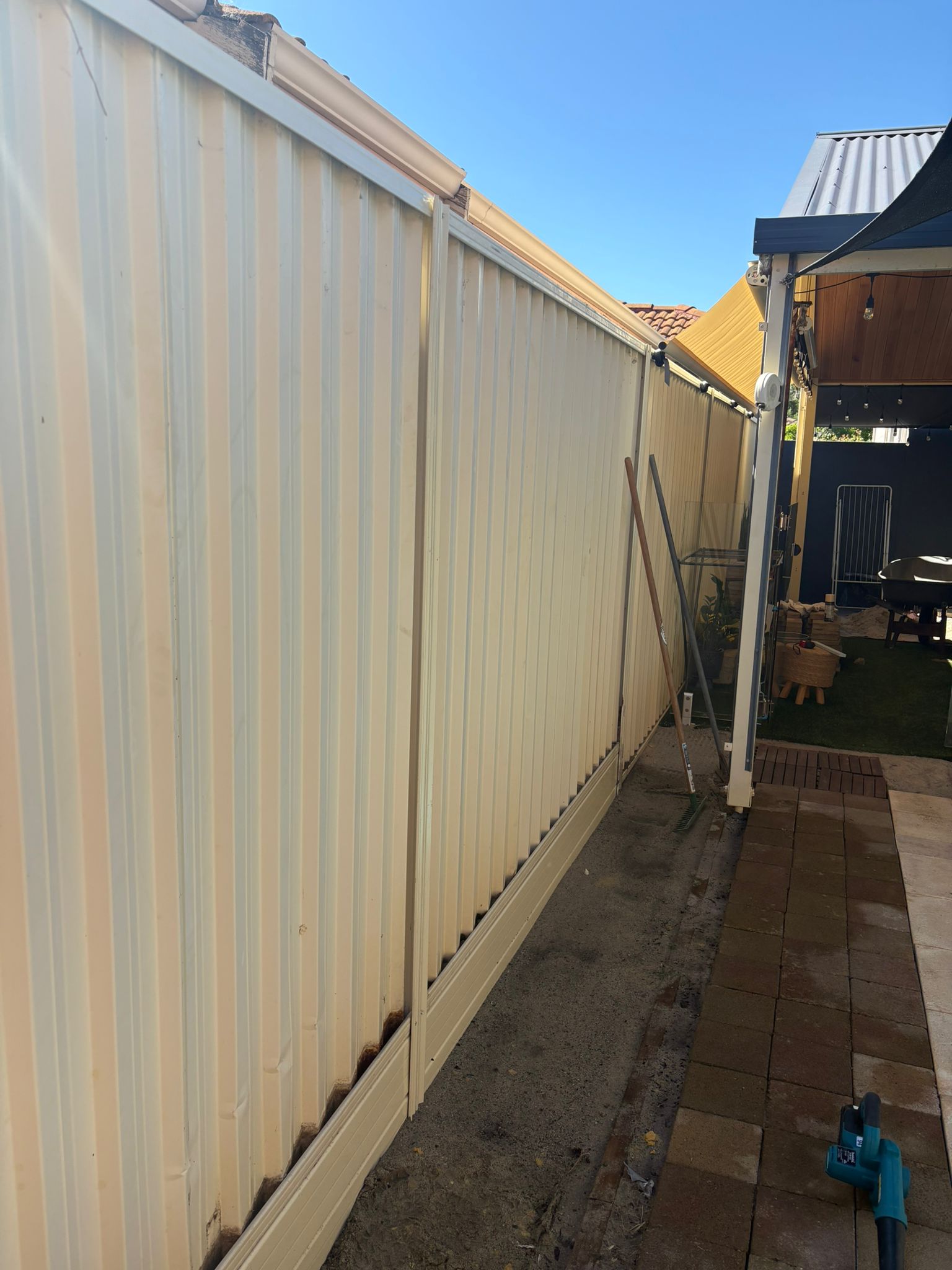 Domain Allywall fencing installation photo 2