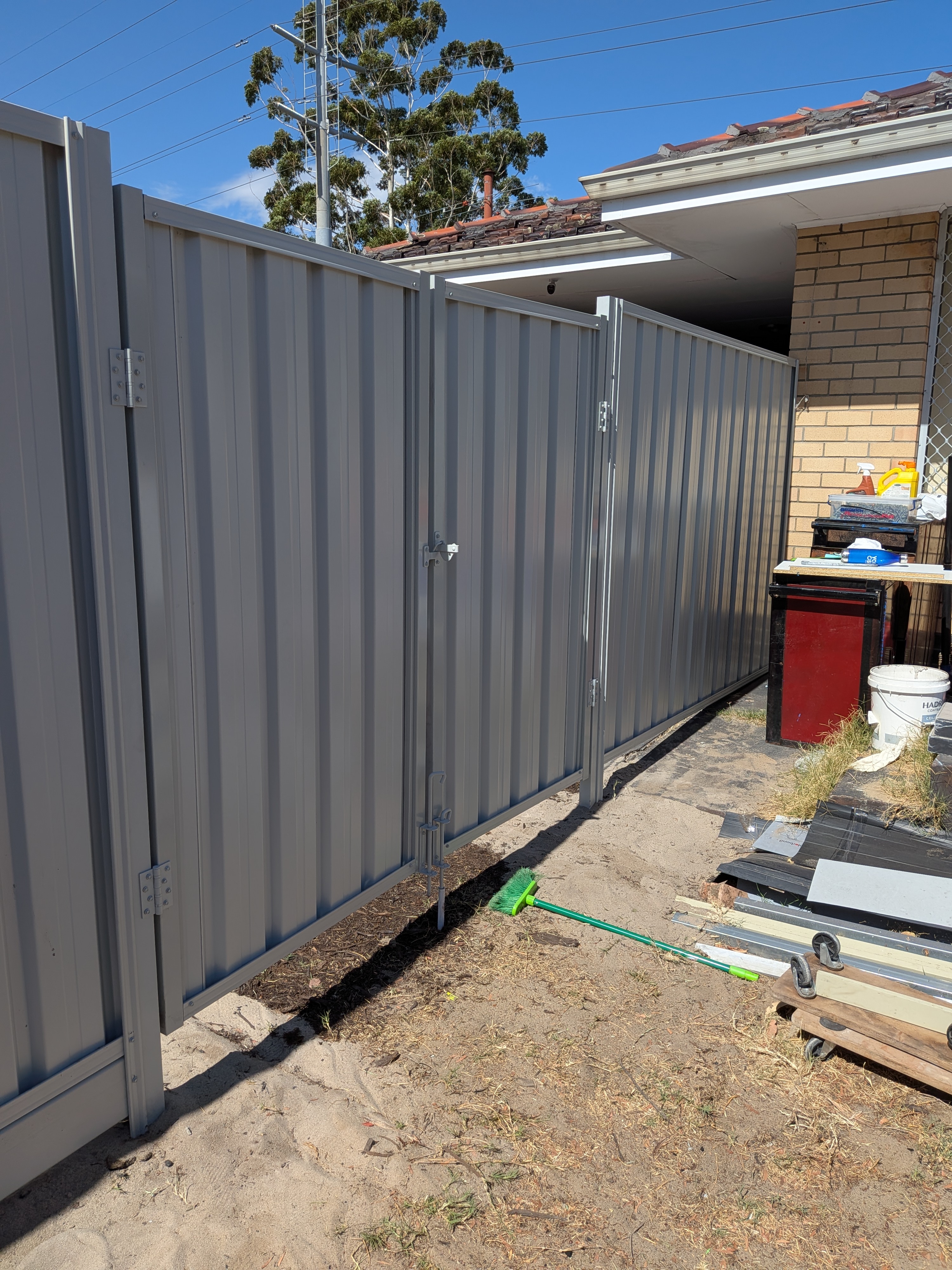 Shale Grey Colorbond fence installation photo 2